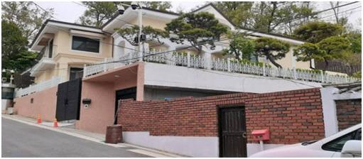 공매에 부쳐진 박근혜 전 대통령 서울 서초구 내곡동 자택. <지지옥션 제공>